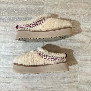 UGG Cream Sherpa Slip-On Slippers with Red Accent